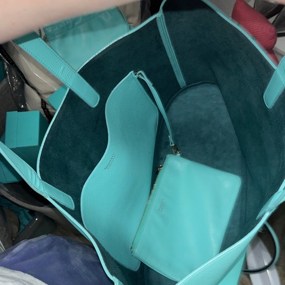 🩵Tiffany & Co Purse and Matching Wristlet🩵 - Picture 9 of 16